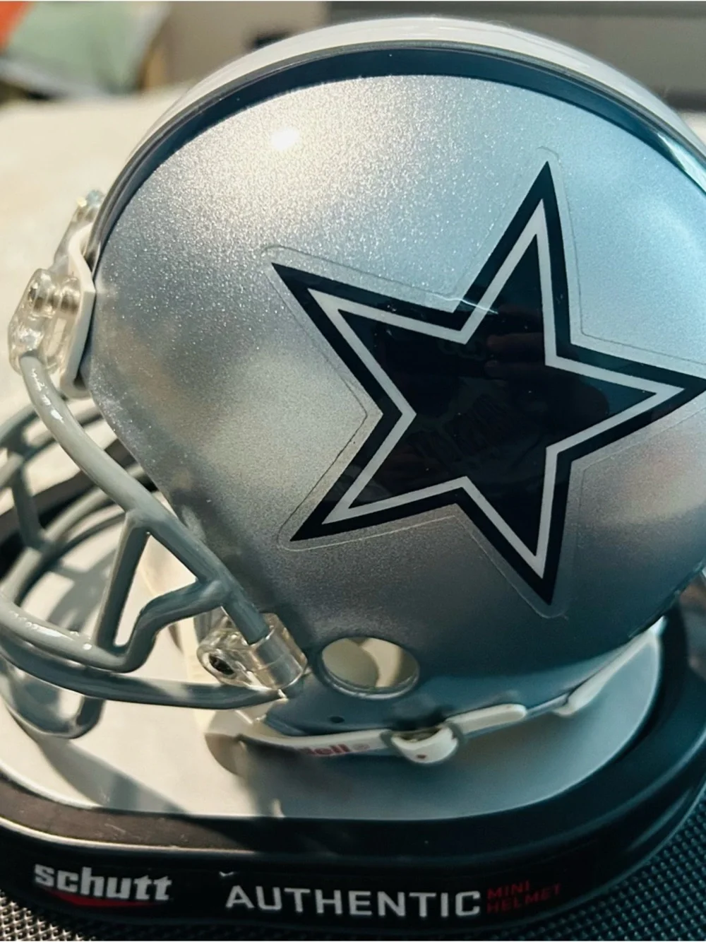 Dallas Cowboys Mini Helmet Signed by Ernie Mills - Picture 4 of 6